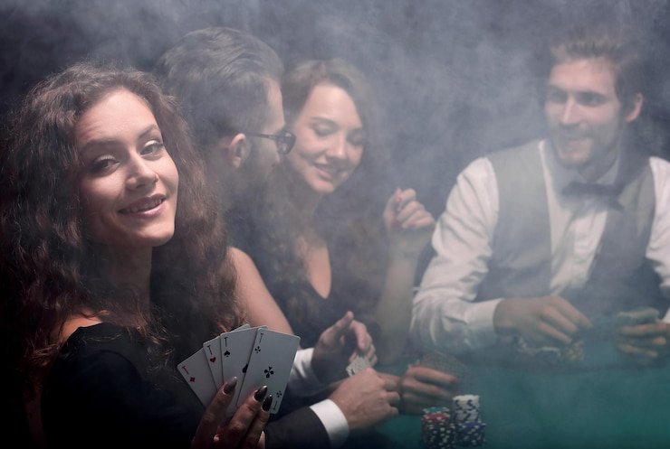 Tampilan meja No Commission Baccarat di aplikasi naga95 dengan dealer langsung dan tabel pembayaran yang transparan